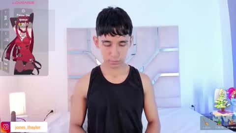 Snapshot of thayler_jones chatting on December 2025 11:36:02 AM Thayler online show from December 2025 11:36:02 AM