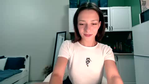 Mia 3 online show from July 2026 07:43:01 PM