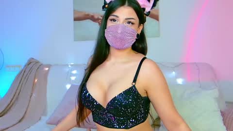 Snapshot of the__sabenna chatting on February 2025 03:21:01 PM Madina online show from February 2025 03:21:01 PM