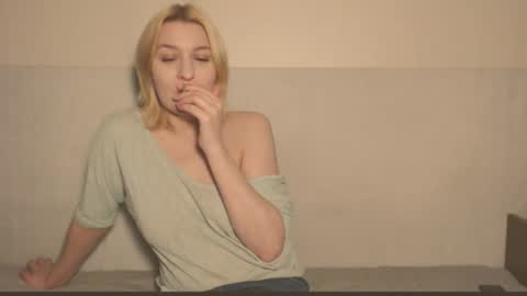 Eva online show from October 2025 10:32:02 PM