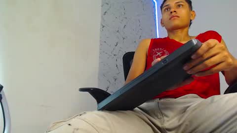 Snapshot of the_crack71 chatting on September 2025 01:49:02 PM Sean OPry   online show from September 2025 01:49:02 PM