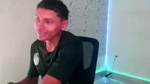 Snapshot of the_crack71 chatting on September 2025 12:43:01 PM Sean OPry   online show from September 2025 12:43:01 PM