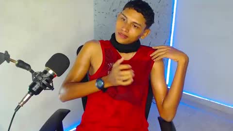 Snapshot of the_crack71 chatting on September 2025 01:05:02 PM Sean OPry   online show from September 2025 01:05:02 PM