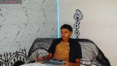 Snapshot of the_crack71 chatting on October 2025 12:24:02 PM Sean OPry   online show from October 2025 12:24:02 PM