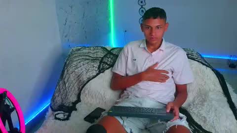 Snapshot of the_crack71 chatting on October 2025 01:53:02 PM Sean OPry   online show from October 2025 01:53:02 PM