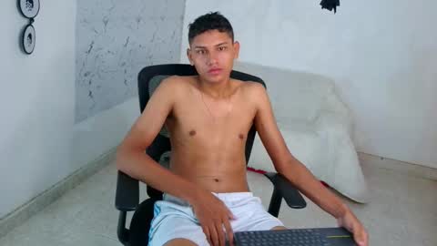 Snapshot of the_crack71 chatting on October 2025 03:13:01 PM Sean OPry   online show from October 2025 03:13:01 PM