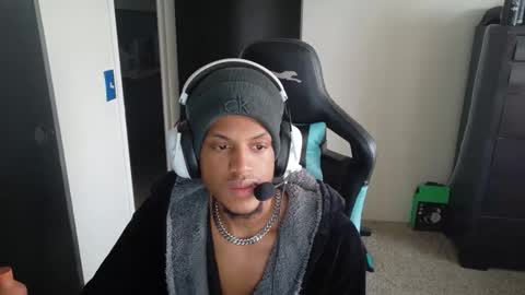 Snapshot of the_dark_lightning chatting on December 2025 09:54:01 PM the_dark_lightning online show from December 2025 09:54:01 PM