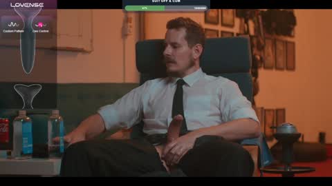 Snapshot of the_dilf chatting on December 2024 05:13:01 PM The DILF -  online show from December 2024 05:13:01 PM