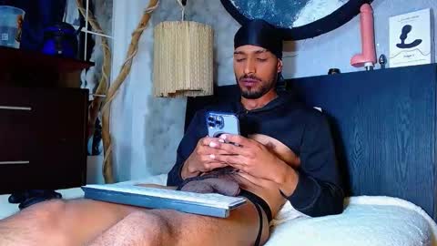 Snapshot of the_dog_lian chatting on November 2025 02:50:01 PM the dog lian online show from November 2025 02:50:01 PM