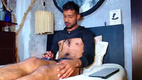 Snapshot of the_dog_lian chatting on November 2025 03:01:02 PM the dog lian online show from November 2025 03:01:02 PM