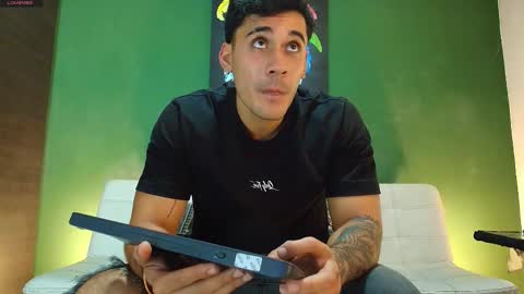 SCOTT  THEO  KAMERON  GENDERSON online show from November 2025 02:36:02 AM