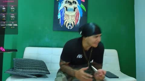 SCOTT  THEO  KAMERON  GENDERSON online show from December 2025 10:17:02 PM