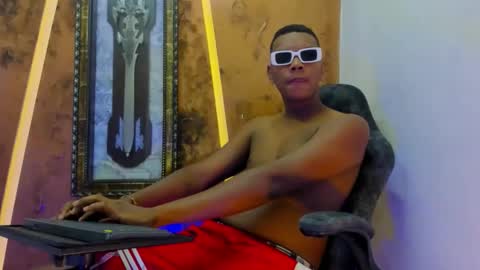 the_hot_boy0 online show from November 2025 12:25:01 PM