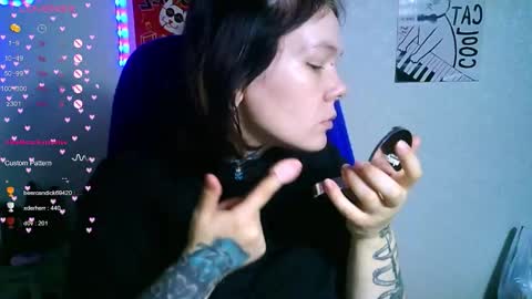 the_ice_owl online show from November 2025 05:40:01 AM