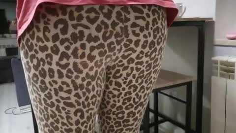 Stephan 34  Cassandra 25 online show from December 2025 09:32:02 PM