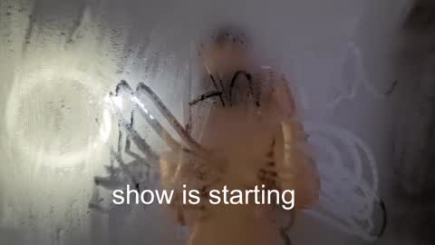 Anna online show from December 2025 08:05:01 PM