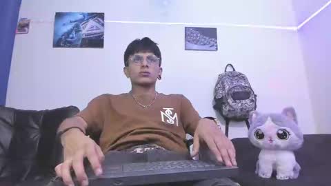 Snapshot of the_weed_guys chatting on December 2024 01:15:02 AM Danny online show from December 2024 01:15:02 AM