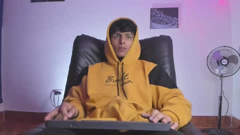 Snapshot of the_weed_guys chatting on January 2025 02:22:01 AM Danny online show from January 2025 02:22:01 AM