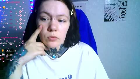 Snapshot of the_xmas_bby chatting on November 2025 09:21:01 AM the_xmas_bby online show from November 2025 09:21:01 AM