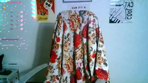 Snapshot of the_xmas_bby chatting on November 2025 08:36:02 AM the_xmas_bby online show from November 2025 08:36:02 AM