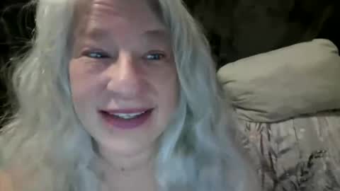 Snapshot of thearcticmilf chatting on April 2026 01:41:02 PM The Arctic Milf online show from April 2026 01:41:02 PM