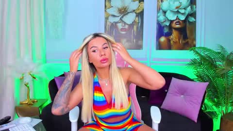 Snapshot of thebaewatch chatting on September 2025 04:03:01 AM BaeWatch online show from September 2025 04:03:01 AM