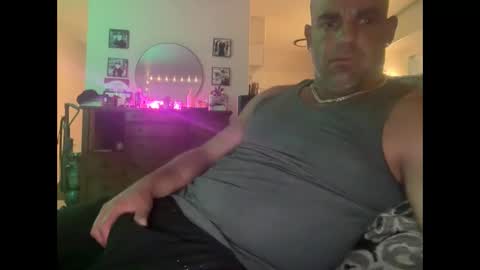 Snapshot of thebuzz777 chatting on September 2025 10:52:01 AM theBuzz777 online show from September 2025 10:52:01 AM