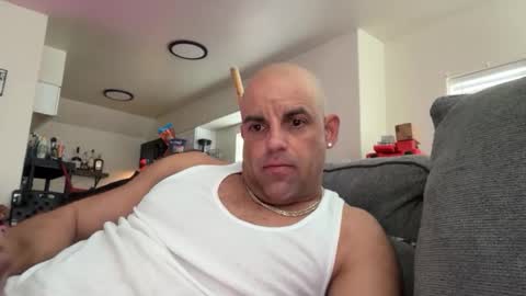 Snapshot of thebuzz777 chatting on December 2025 08:04:01 PM theBuzz777 online show from December 2025 08:04:01 PM