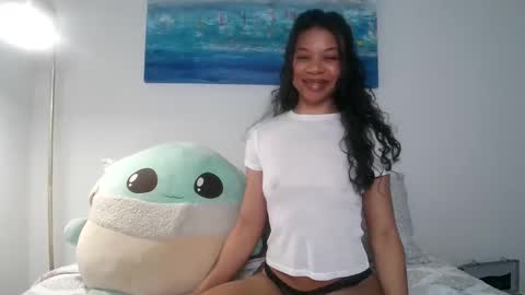 Snapshot of thedreamteam23 chatting on February 2025 03:44:02 AM Pizzababe22 online show from February 2025 03:44:02 AM