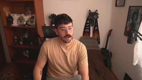 Snapshot of thefckingwolf chatting on January 2026 05:15:01 PM Wolf Independent model online show from January 2026 05:15:01 PM