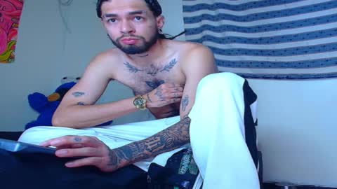 Snapshot of theferxxo_12 chatting on February 2025 11:04:01 PM independent Model online show from February 2025 11:04:01 PM