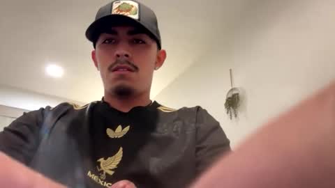 Snapshot of theglorious2002 chatting on September 2025 04:12:01 AM theglorious2002 online show from September 2025 04:12:01 AM