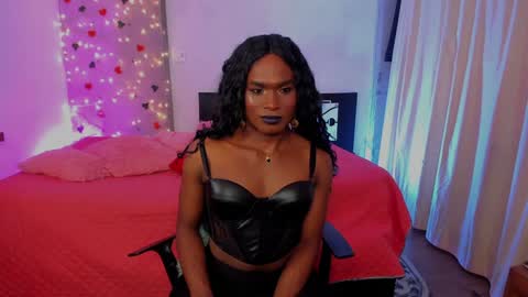 Snapshot of thegoldenbitch chatting on December 2024 03:09:01 AM Goldie online show from December 2024 03:09:01 AM