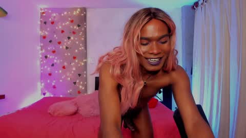 Snapshot of thegoldenbitch chatting on January 2025 02:14:02 AM Goldie online show from January 2025 02:14:02 AM