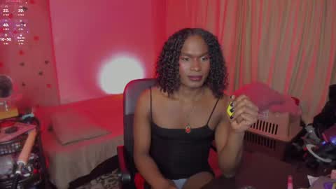 Snapshot of thegoldenbitch chatting on June 2026 01:27:01 AM Goldie online show from June 2026 01:27:01 AM