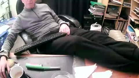 paul online show from November 2025 04:22:02 PM