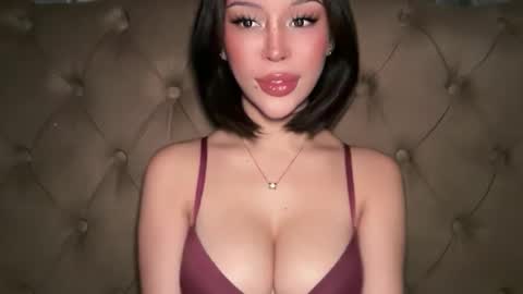 Elle  dont forget to folloW me and thumbs up online show from June 2026 05:35:02 AM