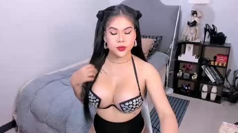Snapshot of thegreatlaura chatting on July 2026 09:27:01 AM thegreatlaura online show from July 2026 09:27:01 AM