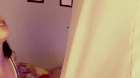 Snapshot of thehousex chatting on February 2026 04:44:01 AM Meghan and Graham3 online show from February 2026 04:44:01 AM