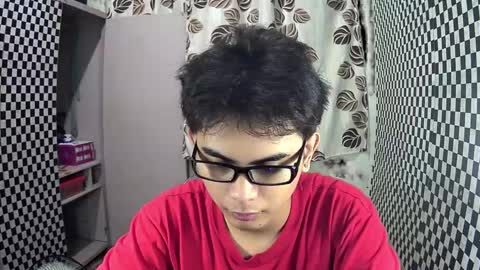 Snapshot of thehugecomeback chatting on December 2024 07:26:01 AM Xerxis online show from December 2024 07:26:01 AM