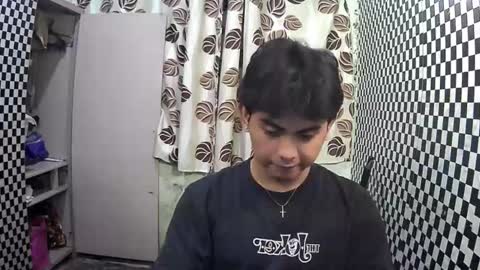 Snapshot of thehugecomeback chatting on January 2025 06:31:01 PM Xerxis online show from January 2025 06:31:01 PM