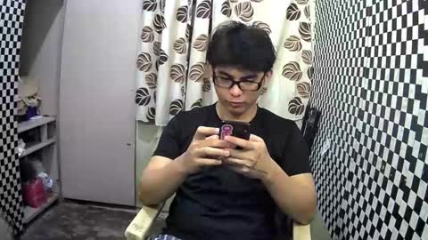 Snapshot of thehugecomeback chatting on January 2025 11:22:02 AM Xerxis online show from January 2025 11:22:02 AM