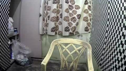 Snapshot of thehugecomeback chatting on January 2025 04:55:02 PM Xerxis online show from January 2025 04:55:02 PM