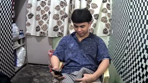 Snapshot of thehugecomeback chatting on January 2025 05:52:02 PM Xerxis online show from January 2025 05:52:02 PM