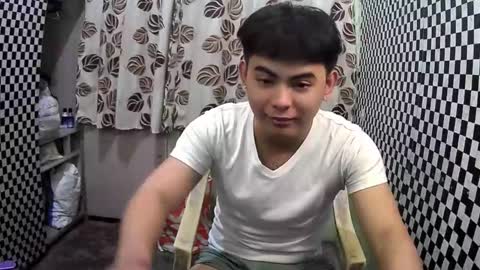 Snapshot of thehugecomeback chatting on January 2025 01:52:01 PM Xerxis online show from January 2025 01:52:01 PM