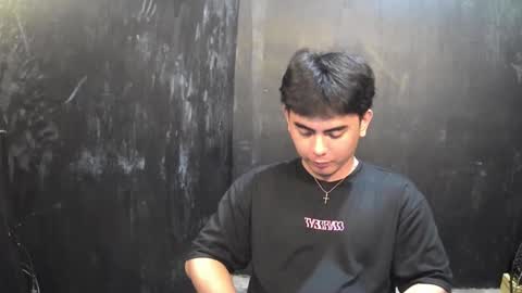 Snapshot of thehugecomeback chatting on February 2025 11:54:02 PM Xerxis online show from February 2025 11:54:02 PM