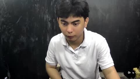 Snapshot of thehugecomeback chatting on February 2025 09:54:01 PM Xerxis online show from February 2025 09:54:01 PM