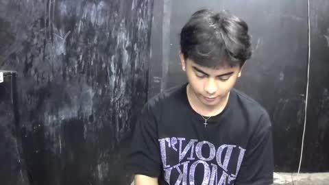 Snapshot of thehugecomeback chatting on February 2025 02:26:01 PM Xerxis online show from February 2025 02:26:01 PM