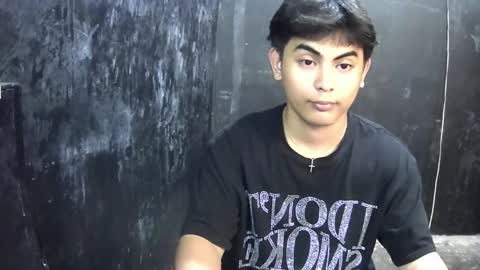 Snapshot of thehugecomeback chatting on February 2025 05:31:01 PM Xerxis online show from February 2025 05:31:01 PM