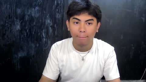 Snapshot of thehugecomeback chatting on March 2025 06:13:02 AM Xerxis online show from March 2025 06:13:02 AM